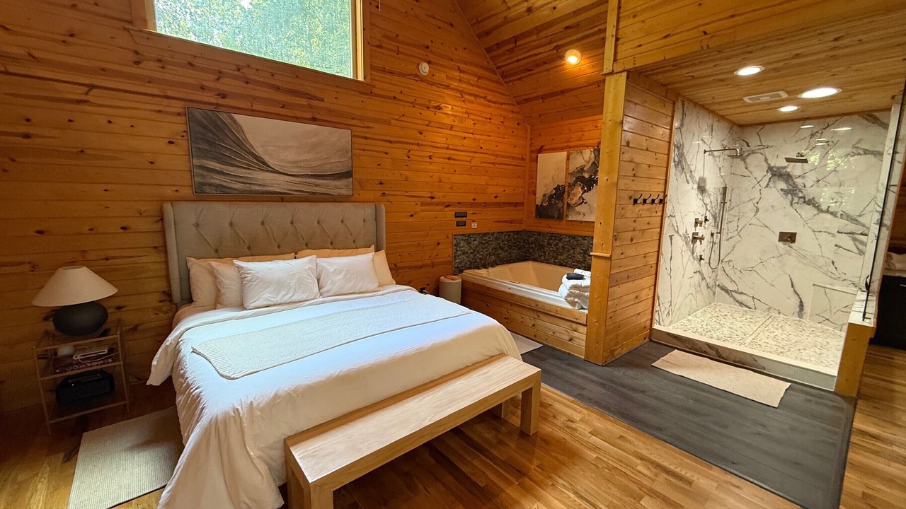 Photo of Bedroom in Cleveland
