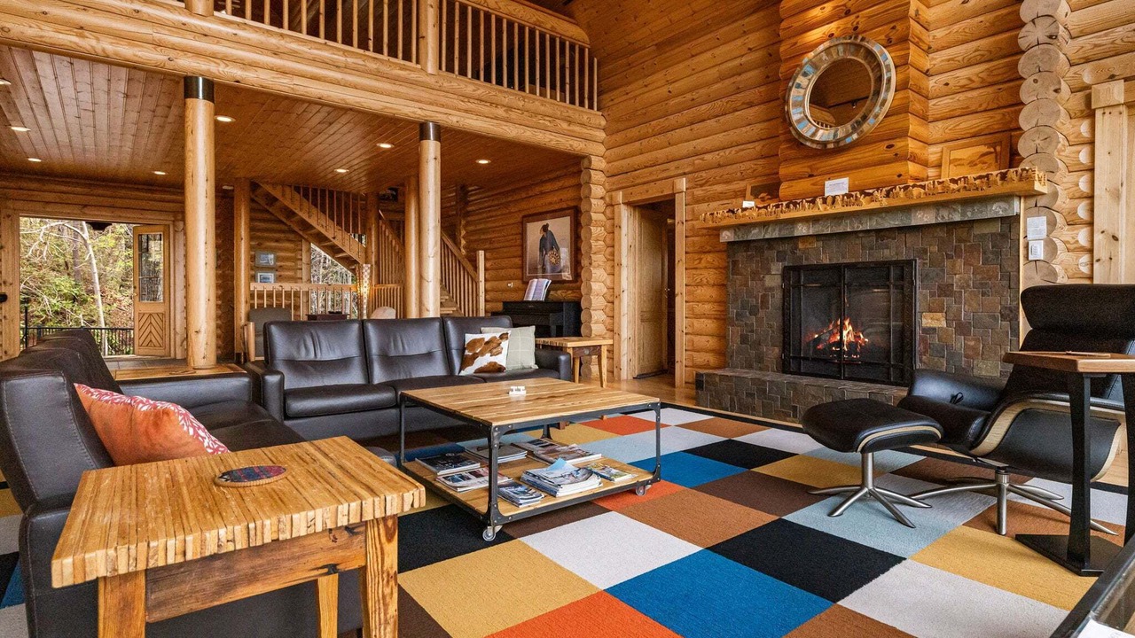 Photo of Livingroom in Old Fort