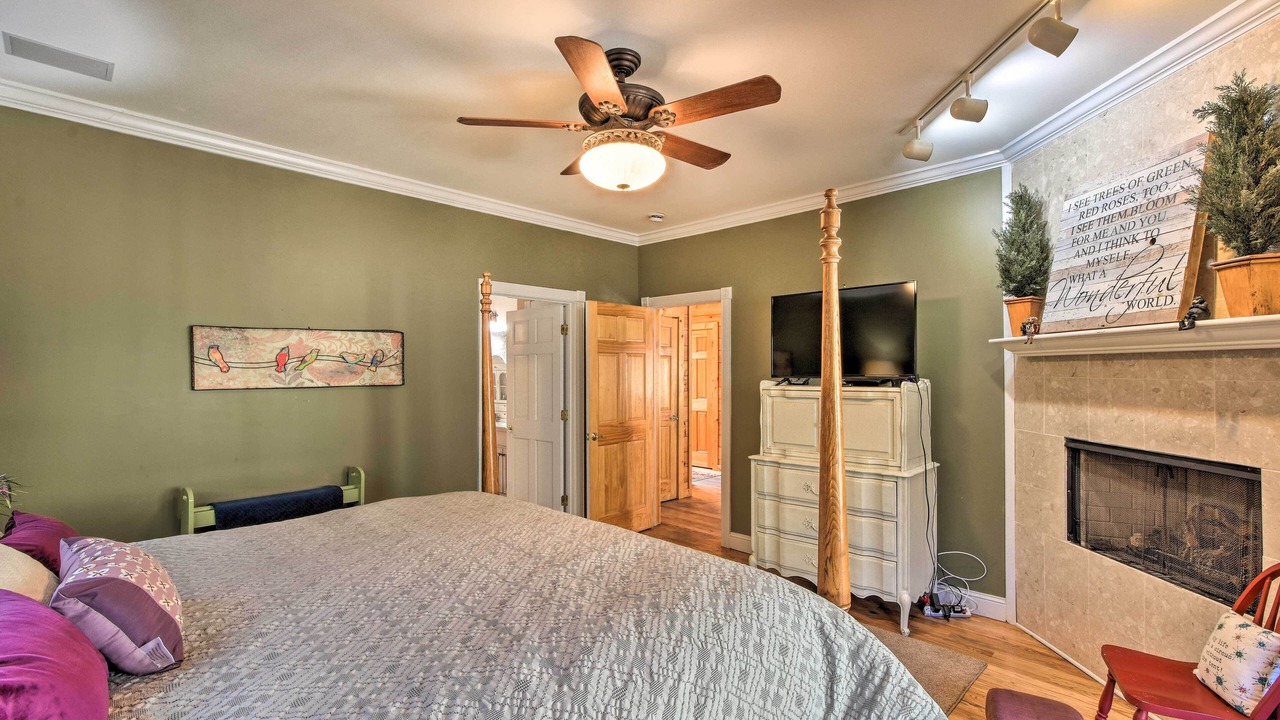 Photo of Bedroom in East Ellijay