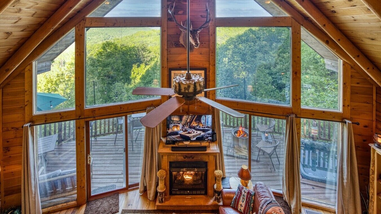 Photo of Livingroom in Helen