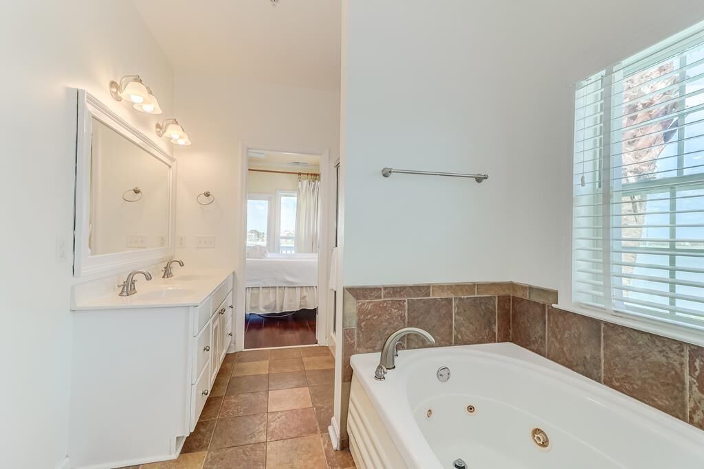 Photo of Bathroom in Waters Edge