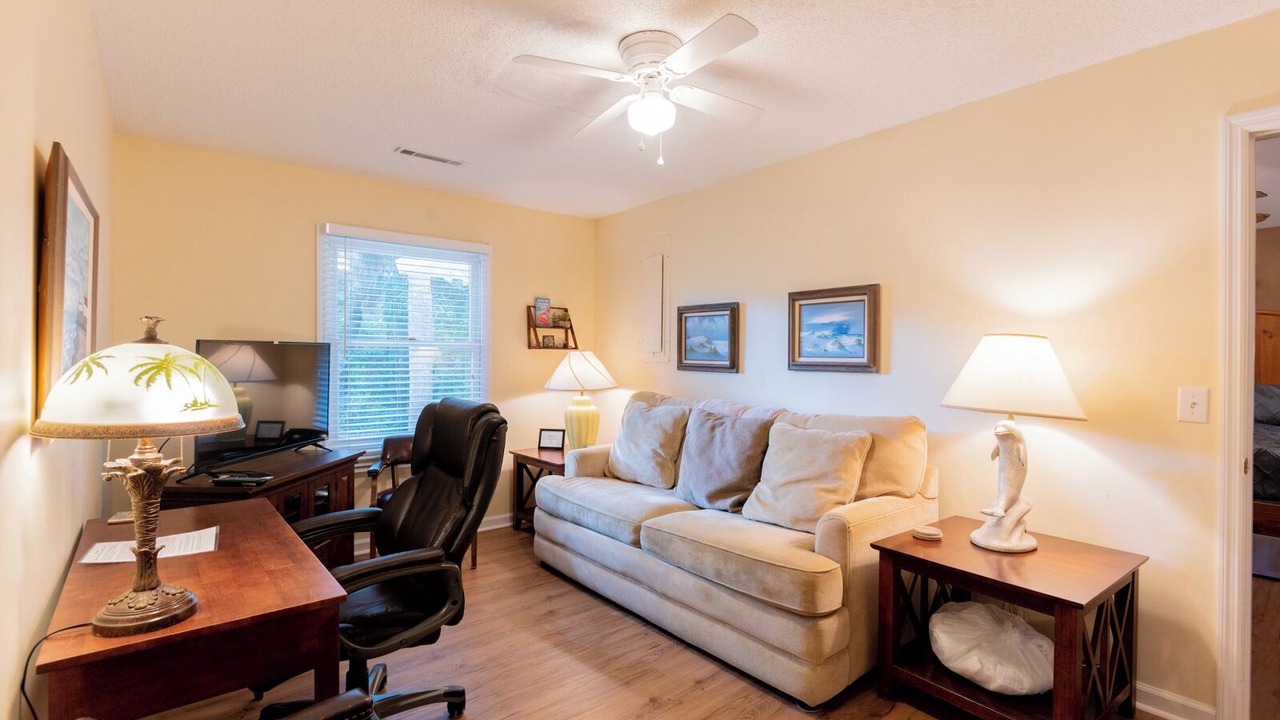 Photo of Livingroom in North Forest Beach