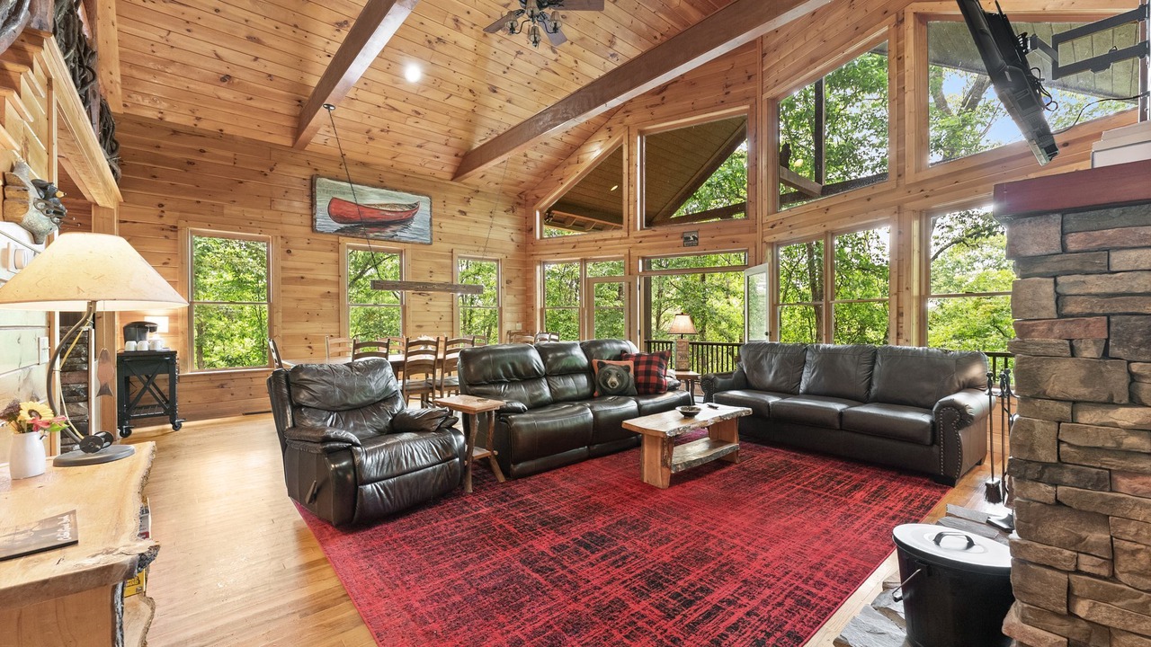 Photo of Livingroom in Cleveland