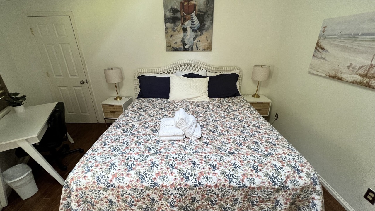Photo of Bedroom in Night Heron
