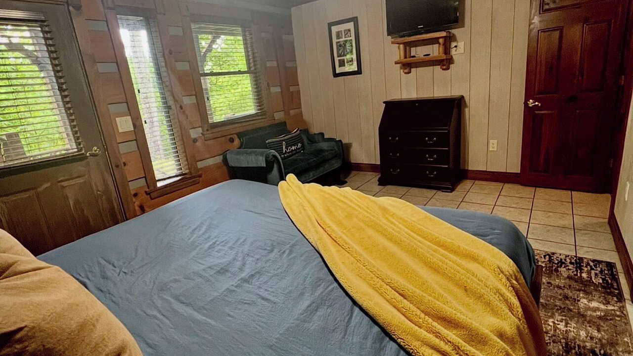Photo of Bedroom in Bryson City