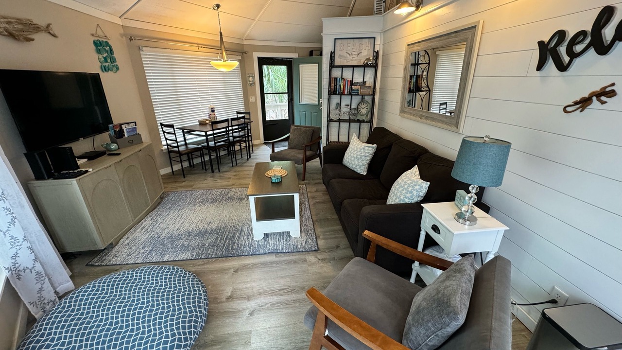 Photo of Livingroom in Night Heron