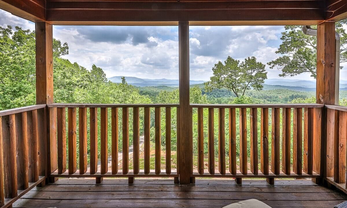 Photo of Patio Balcony in Ellijay