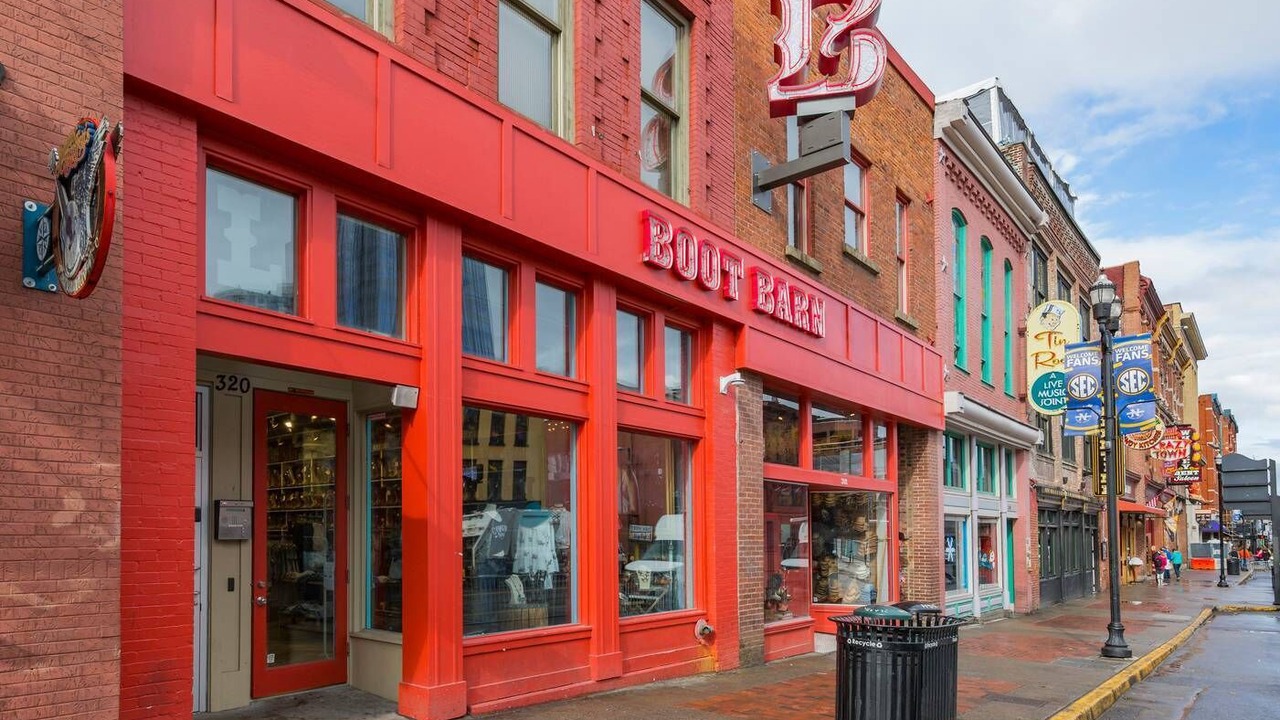 Photo of Others in Downtown Nashville
