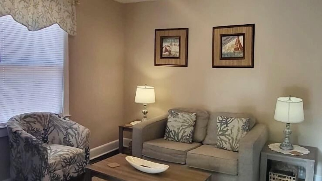 Photo of Livingroom in Historic District