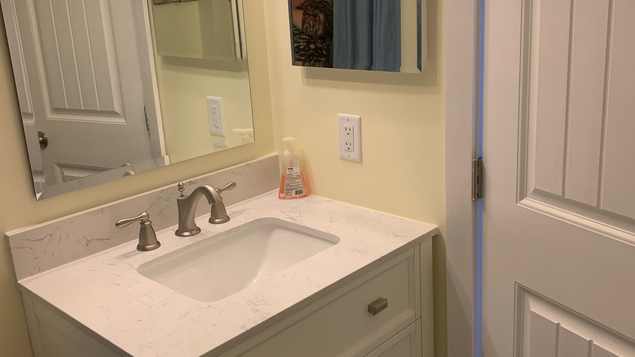 Photo of Bathroom in Folly Field