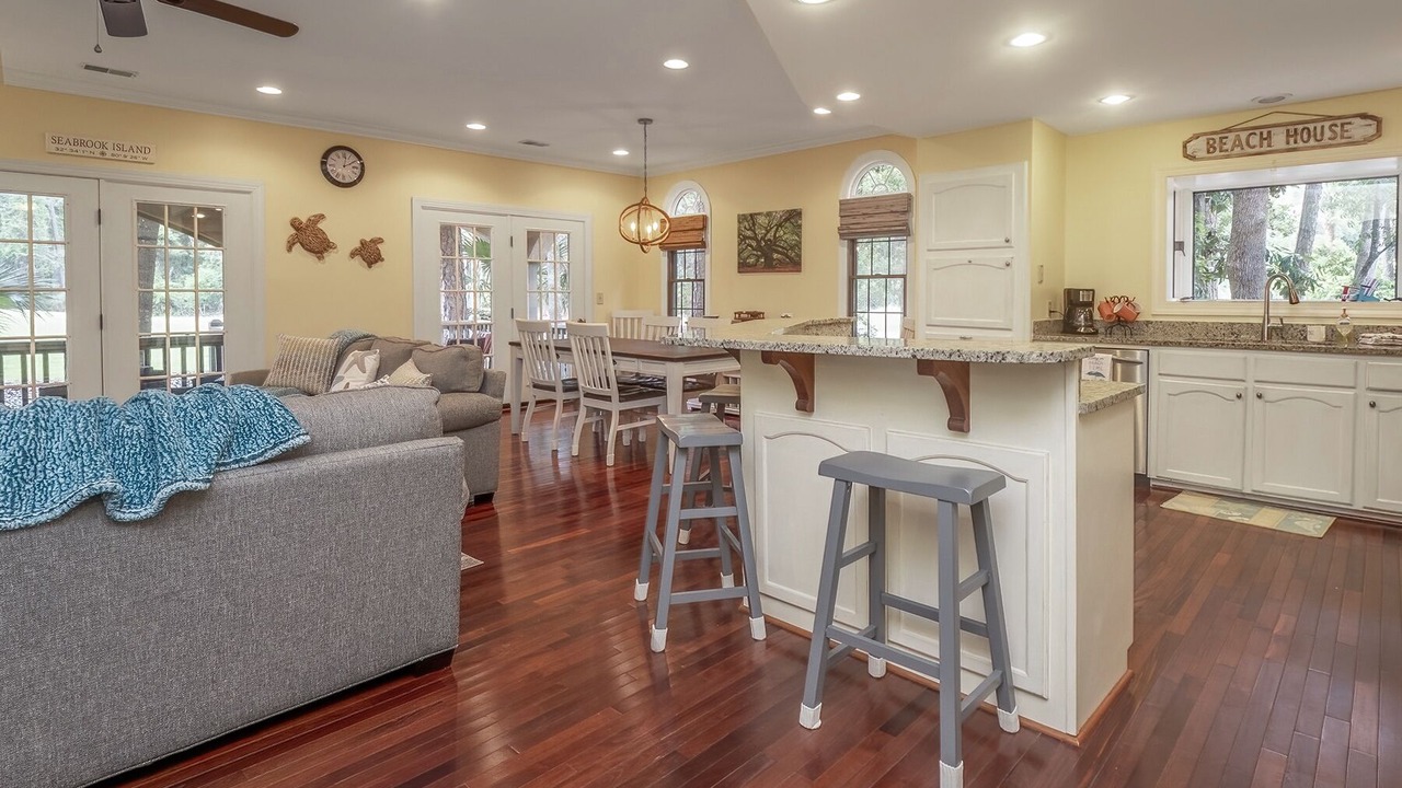 Photo of Livingroom in Seabrook Island