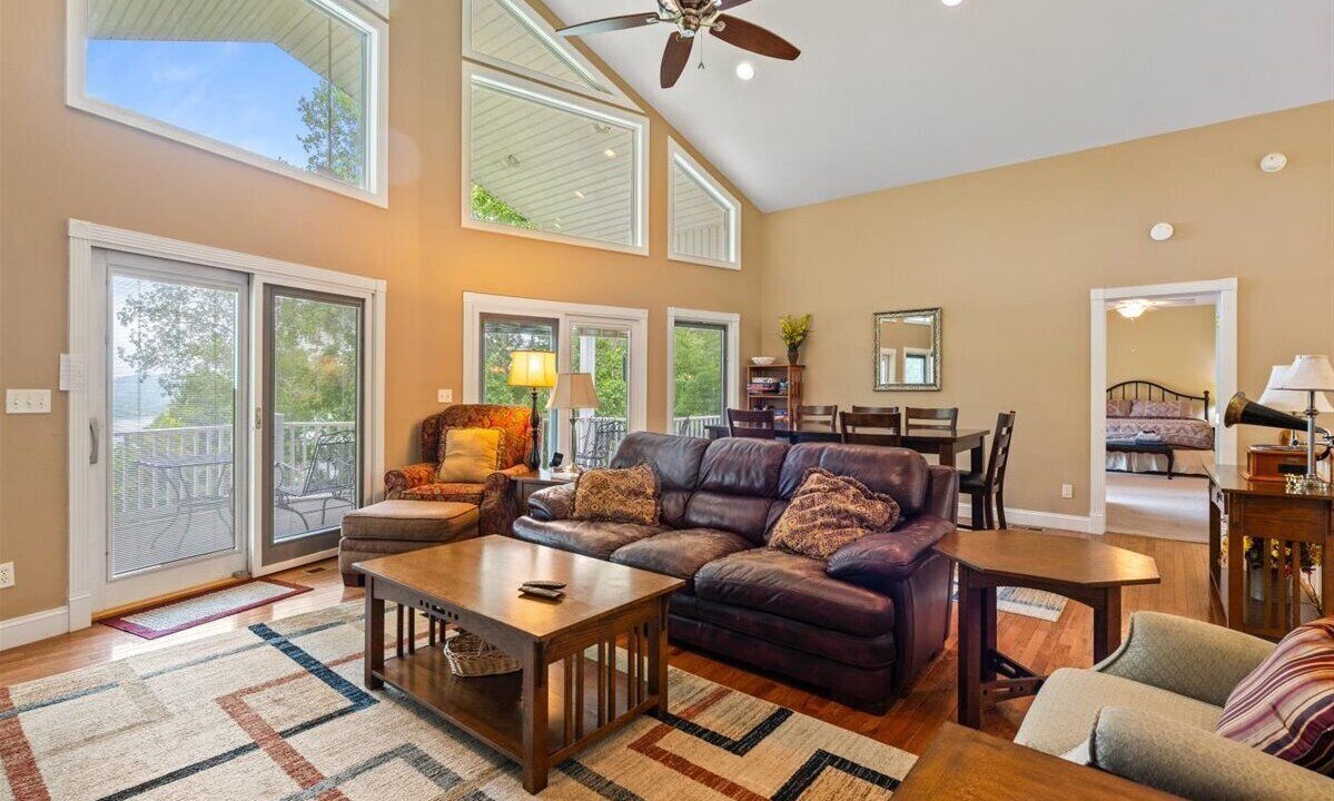 Photo of Livingroom in La Follette