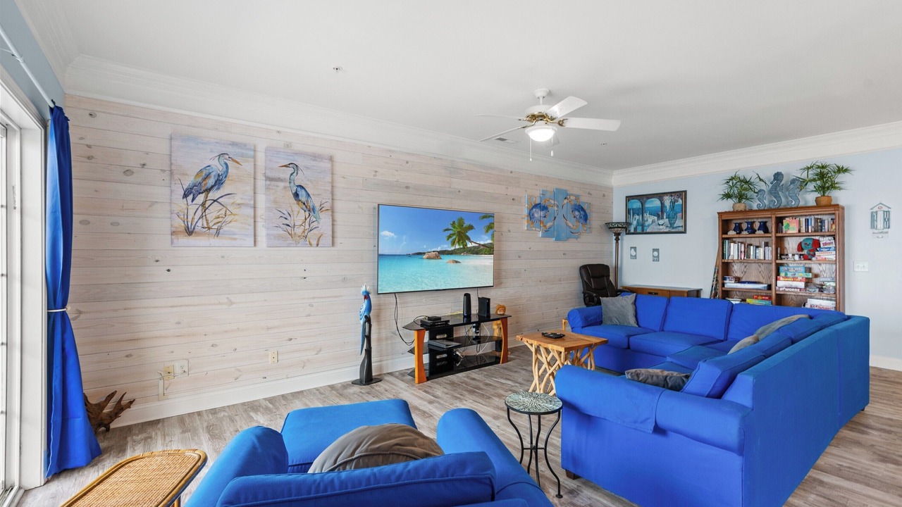 Photo of Livingroom in Ocean Drive