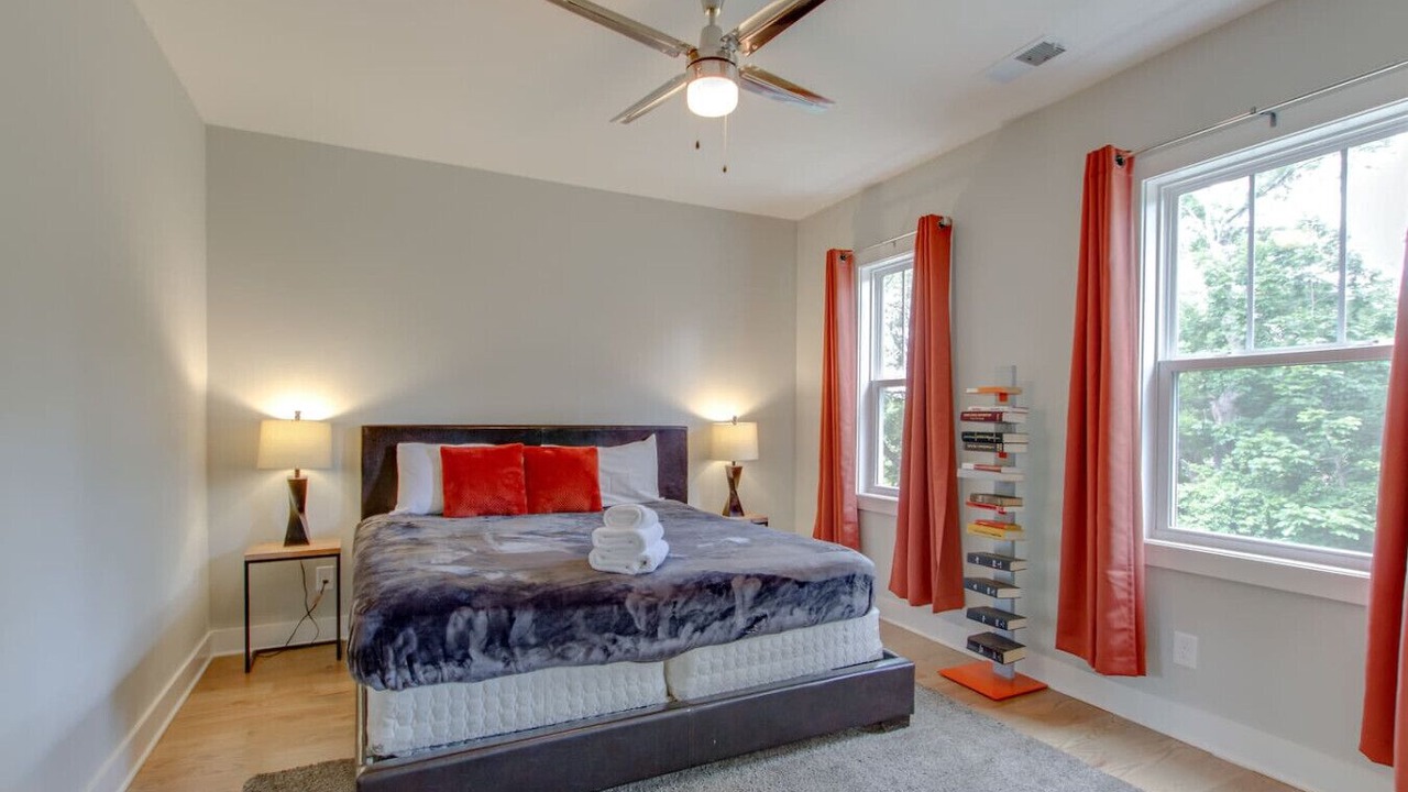 Photo of Bedroom in Inglewood