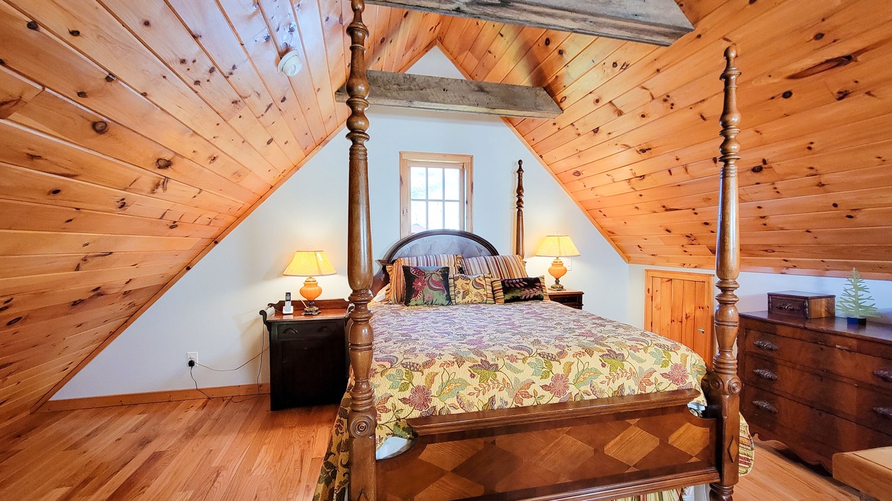 Photo of Bedroom in Lansing