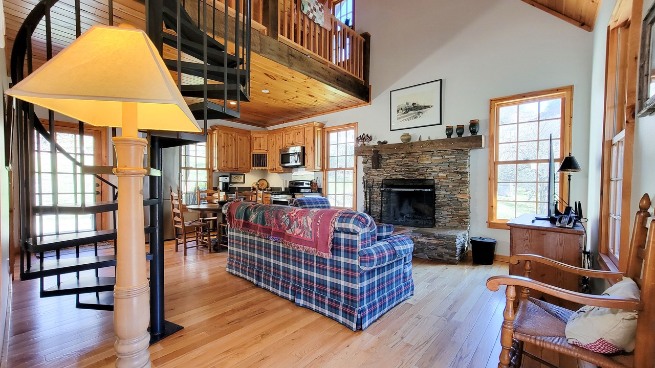 Photo of Livingroom in Lansing