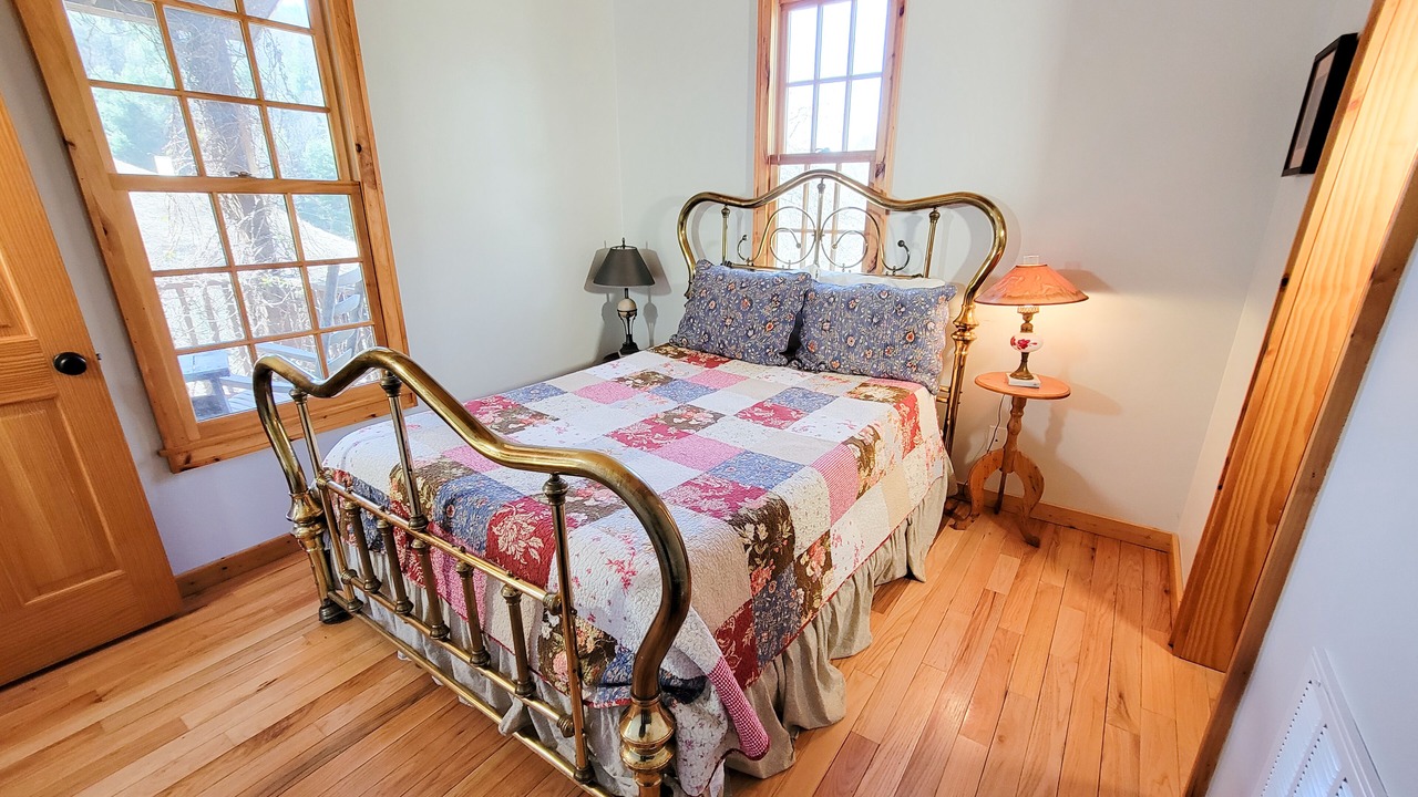 Photo of Bedroom in Lansing