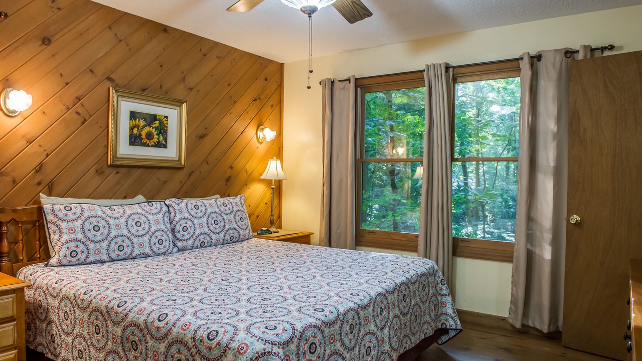 Photo of Bedroom in Blairsville