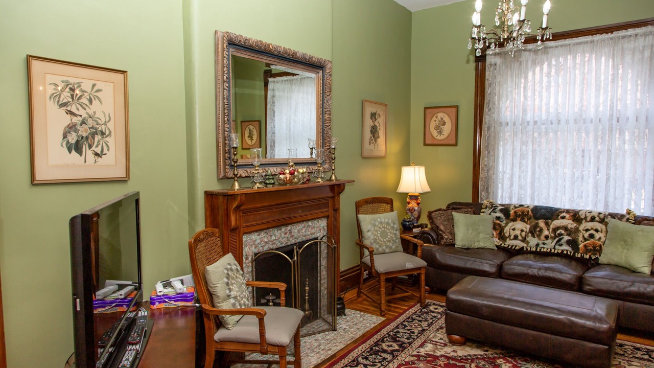 Photo of Livingroom in Old Louisville