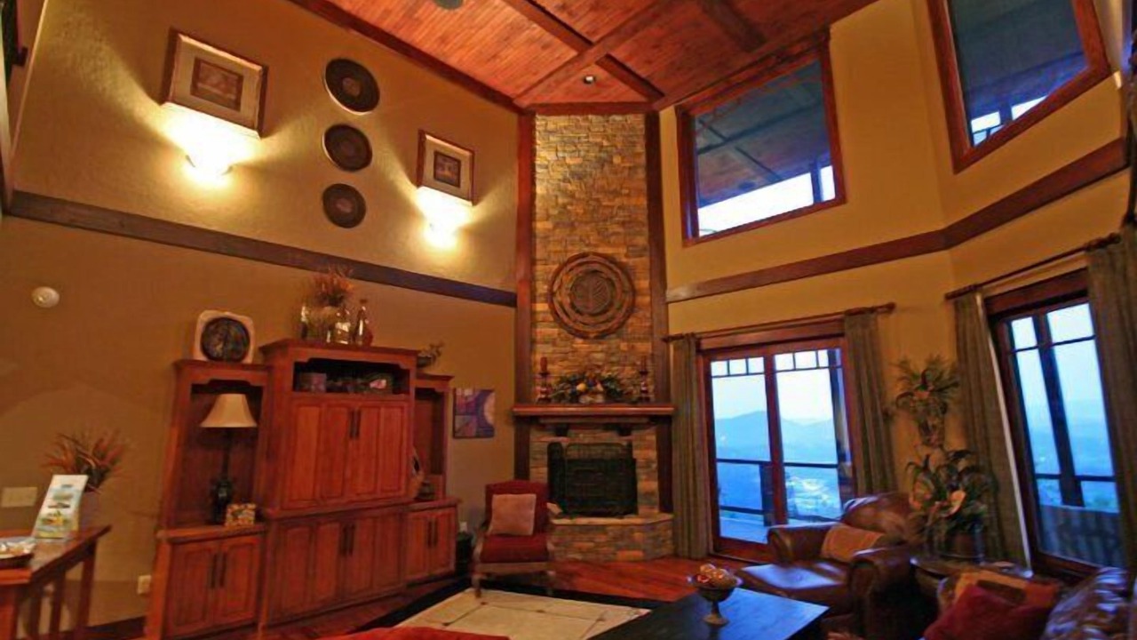 Photo of Livingroom in Hiawassee