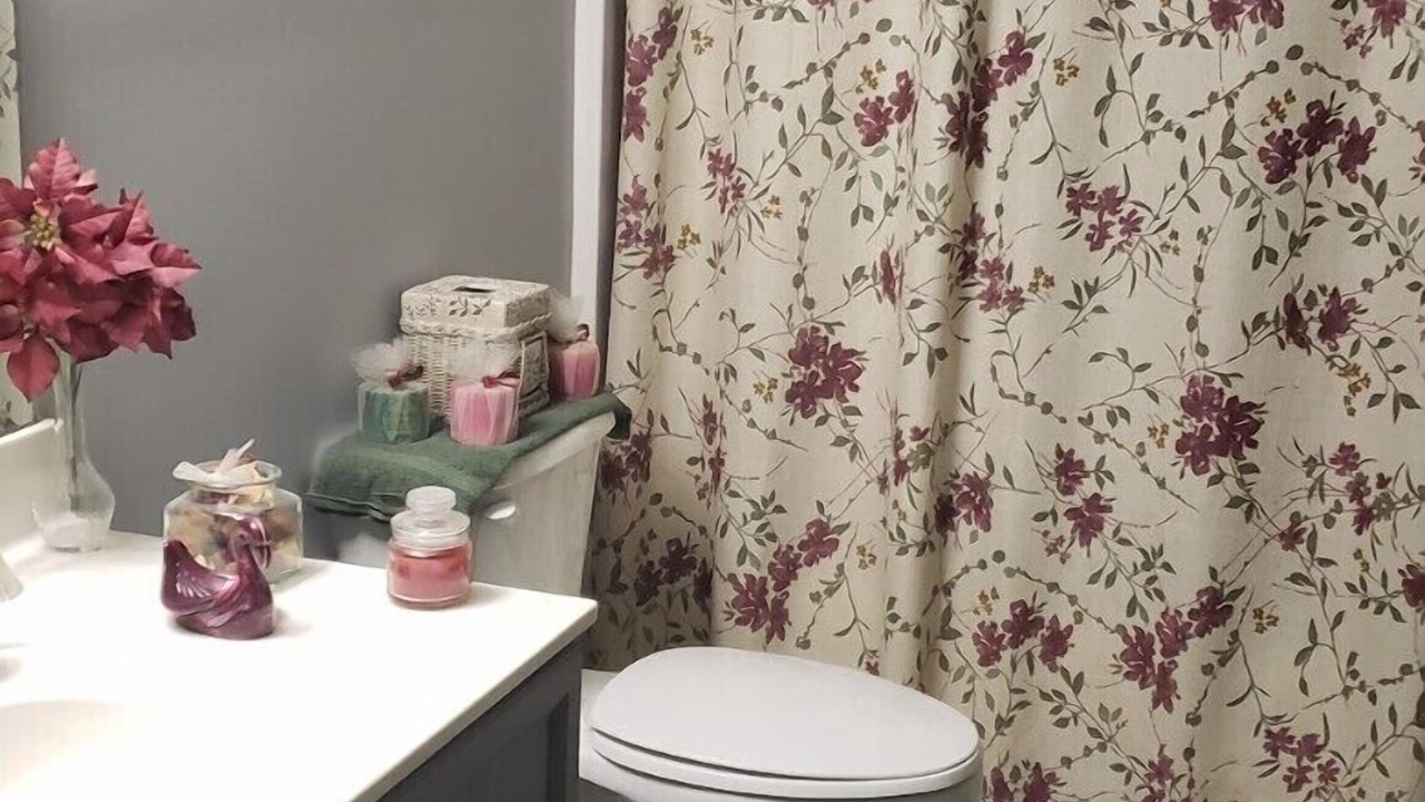 Photo of Bathroom in Harwood Lane