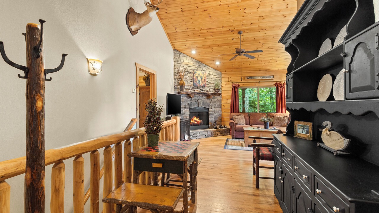 Photo of Livingroom in Maggie Valley