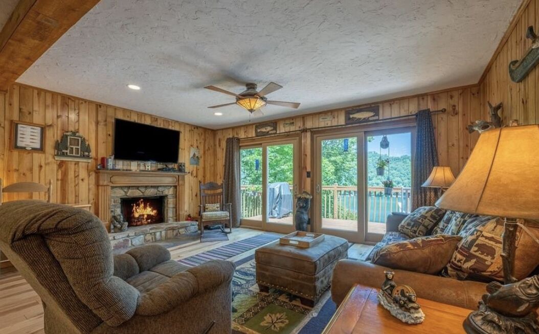 Photo of Livingroom in Topton