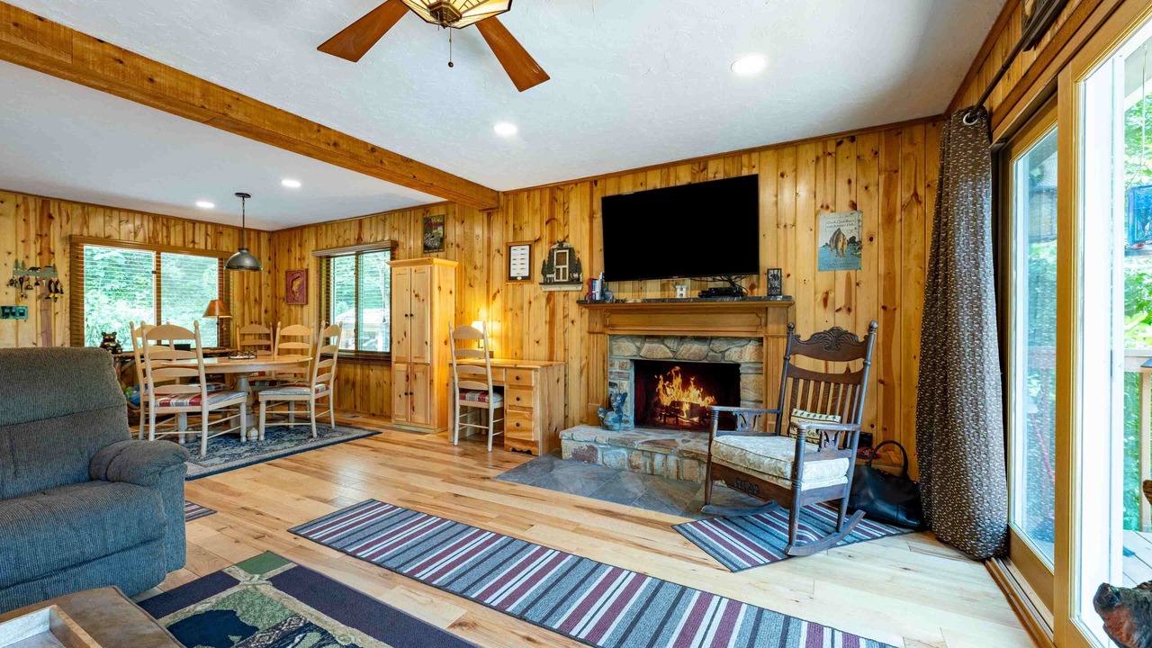Photo of Livingroom in Topton