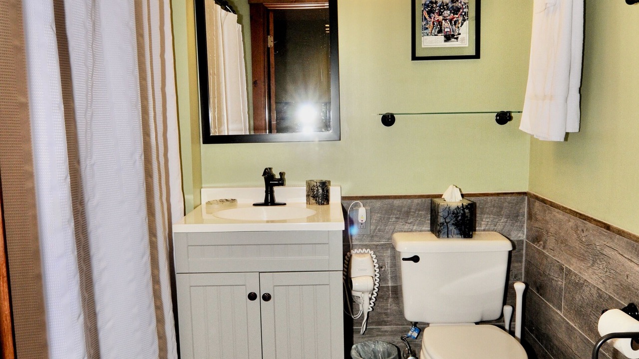 Photo of Bathroom in Edray