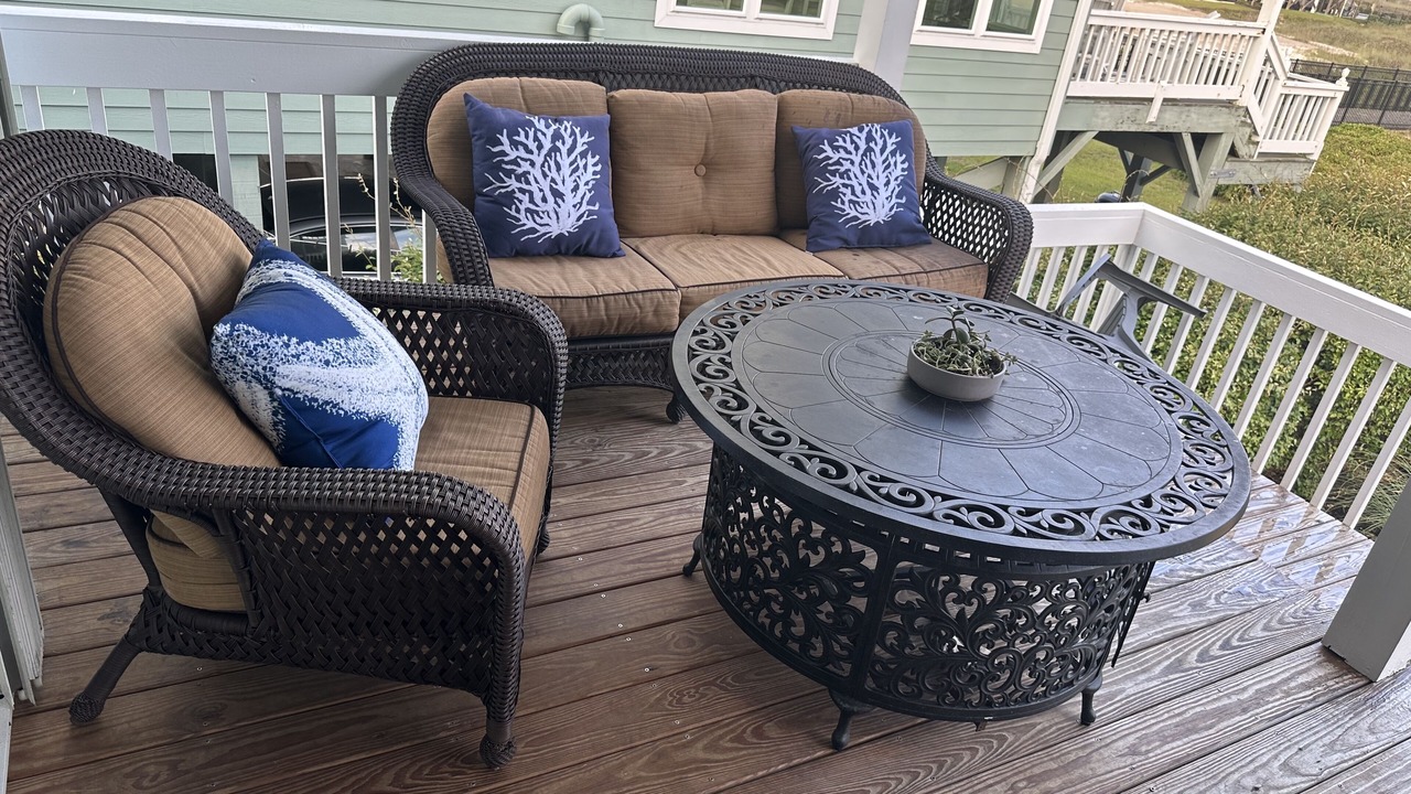 Photo of Outdoor in Ash