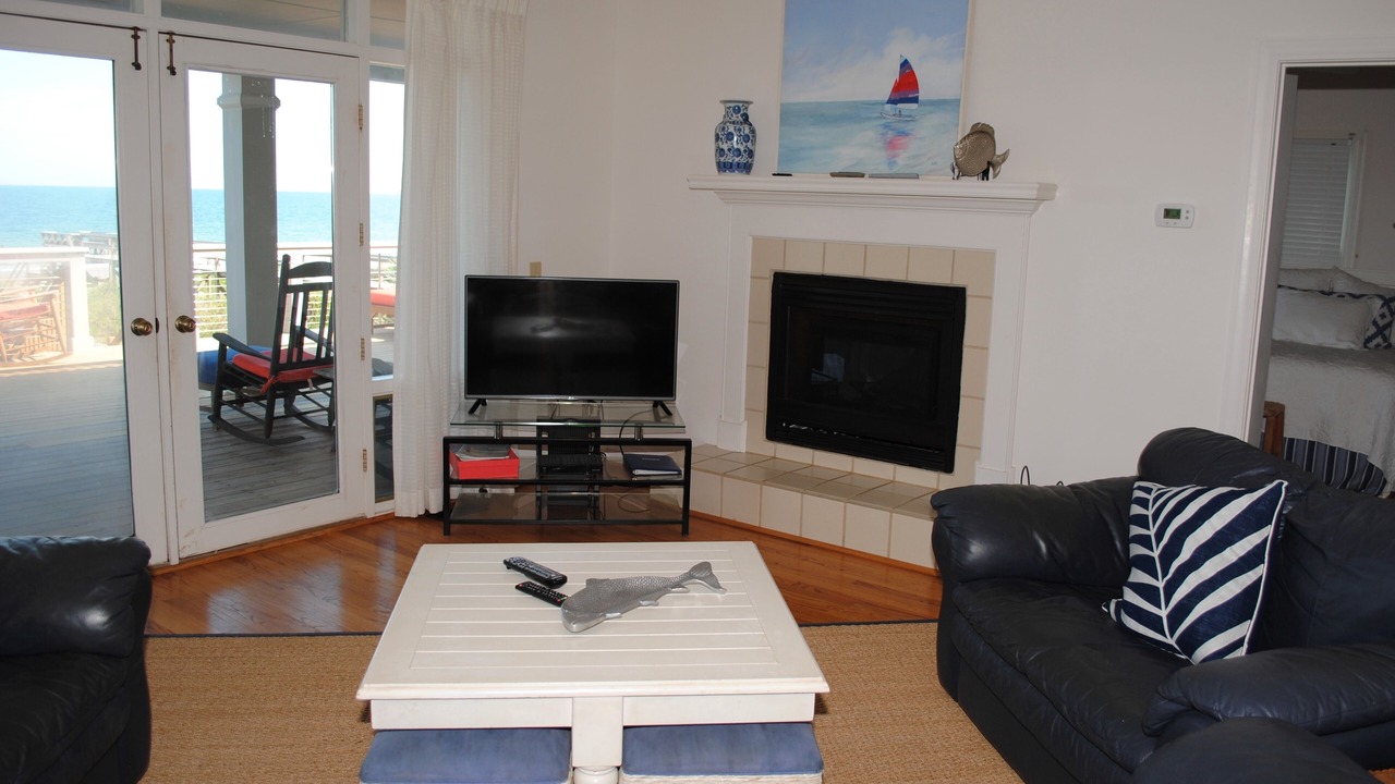 Photo of Livingroom in North Litchfield Beach
