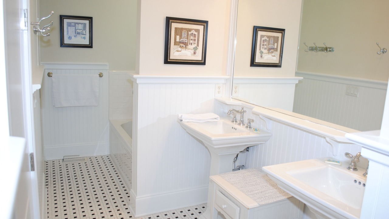 Photo of Bathroom in North Litchfield Beach