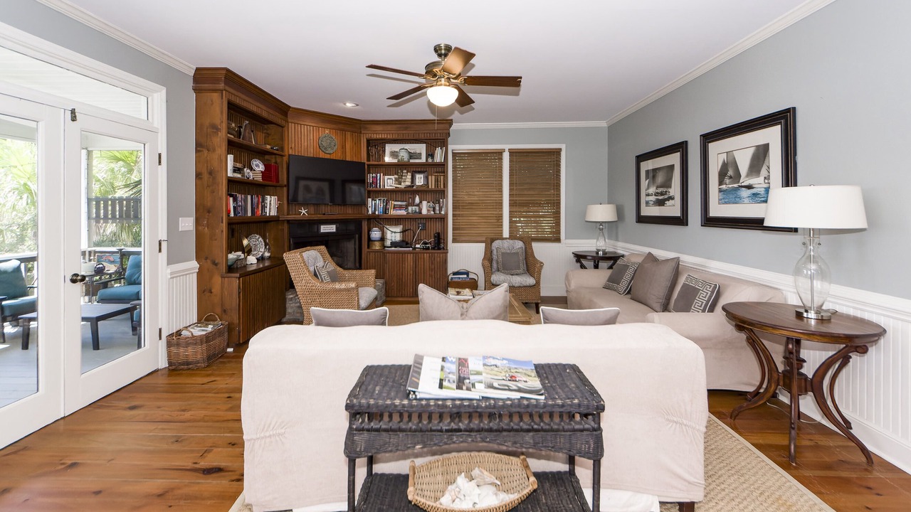 Photo of Livingroom in Sullivan's Island