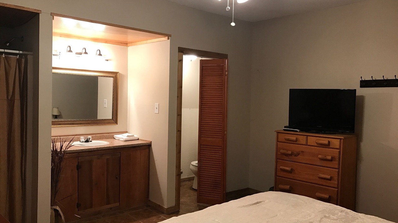 Photo of Bedroom in Shoals