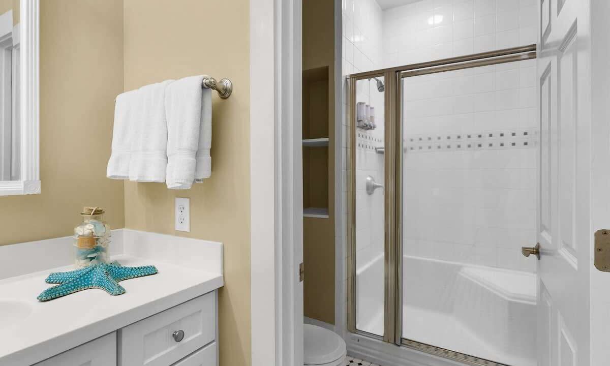 Photo of Bathroom in Melrose on the Beach