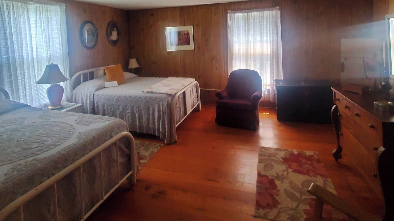 Photo of Bedroom in Peaks