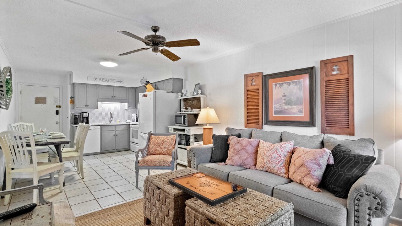 Photo of Livingroom in North Forest Beach