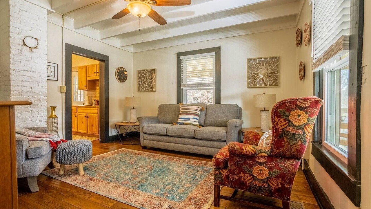 Photo of Livingroom in Draper
