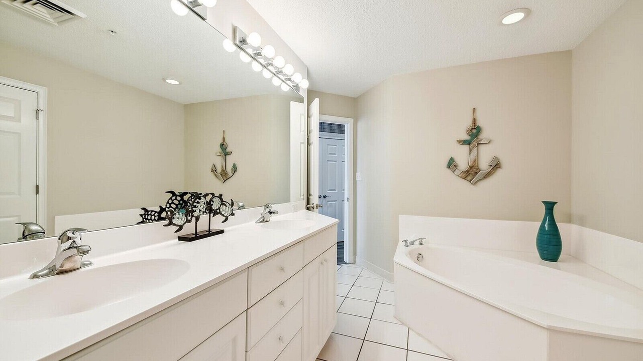 Photo of Bathroom in North Forest Beach