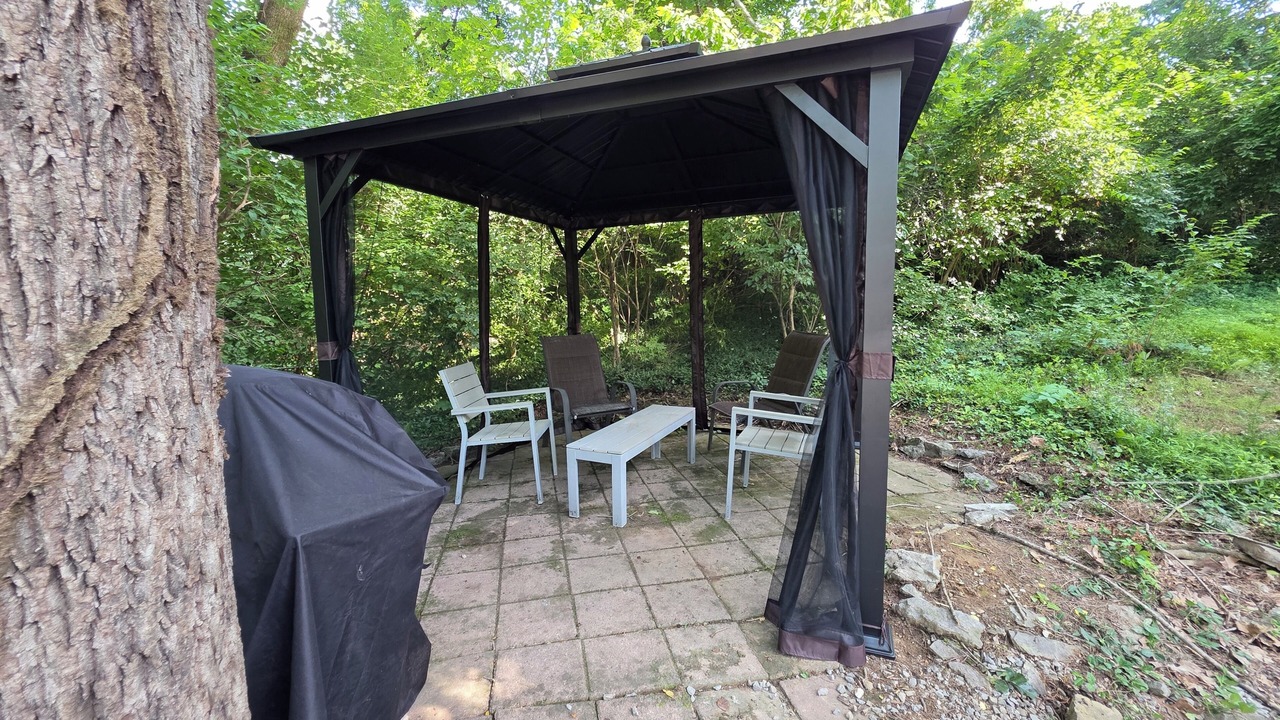 Photo of Patio Balcony in Donelson Hills