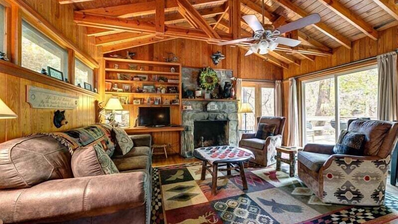 Photo of Livingroom in Helen