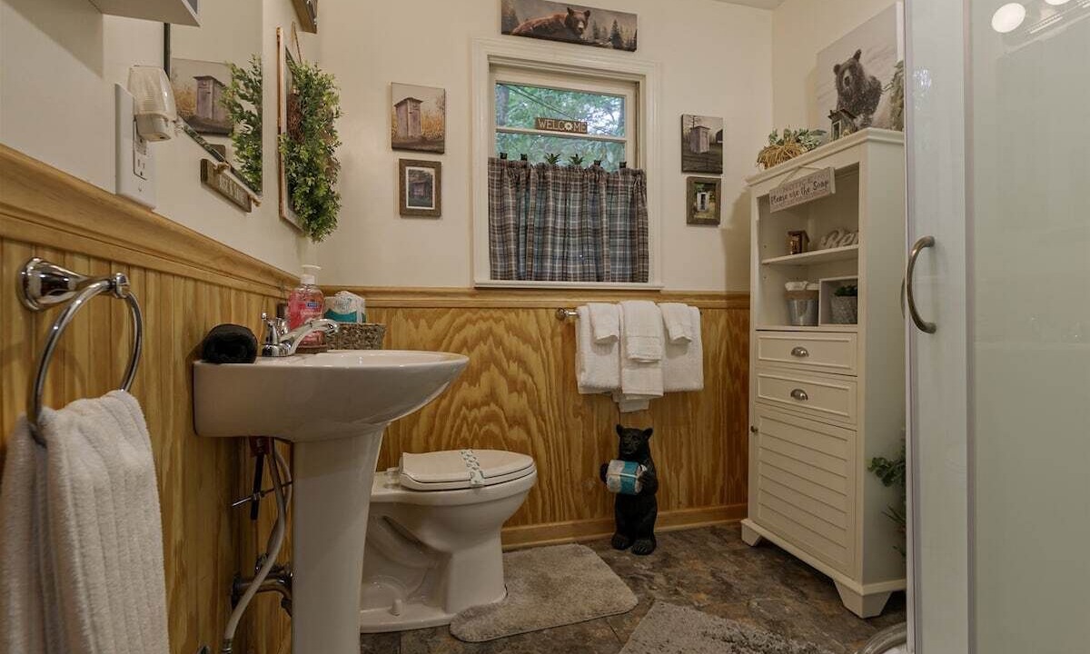 Photo of Bathroom in Helen