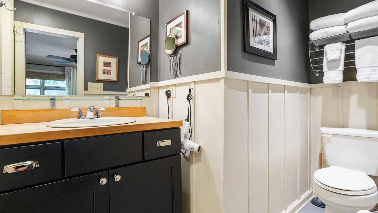 Photo of Bathroom in Sunset Cove