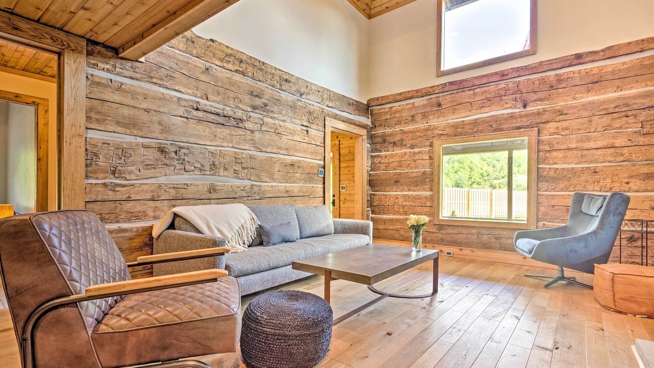 Photo of Livingroom in Weaverville