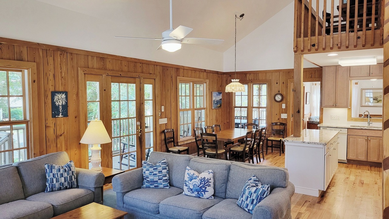Photo of Livingroom in North Litchfield Beach
