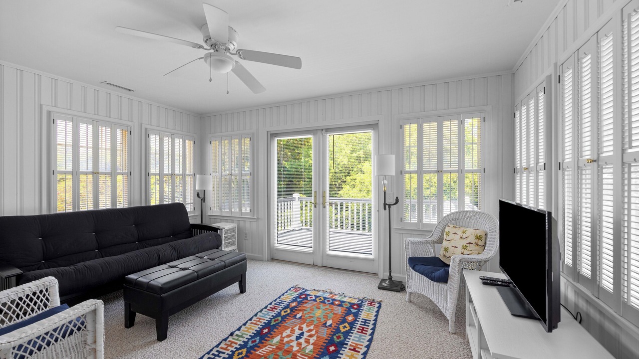Photo of Livingroom in North Litchfield Beach