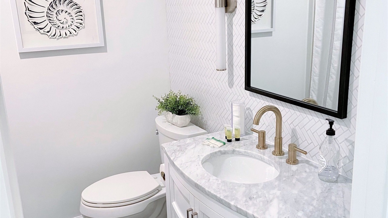 Photo of Bathroom in Harborgate Shores