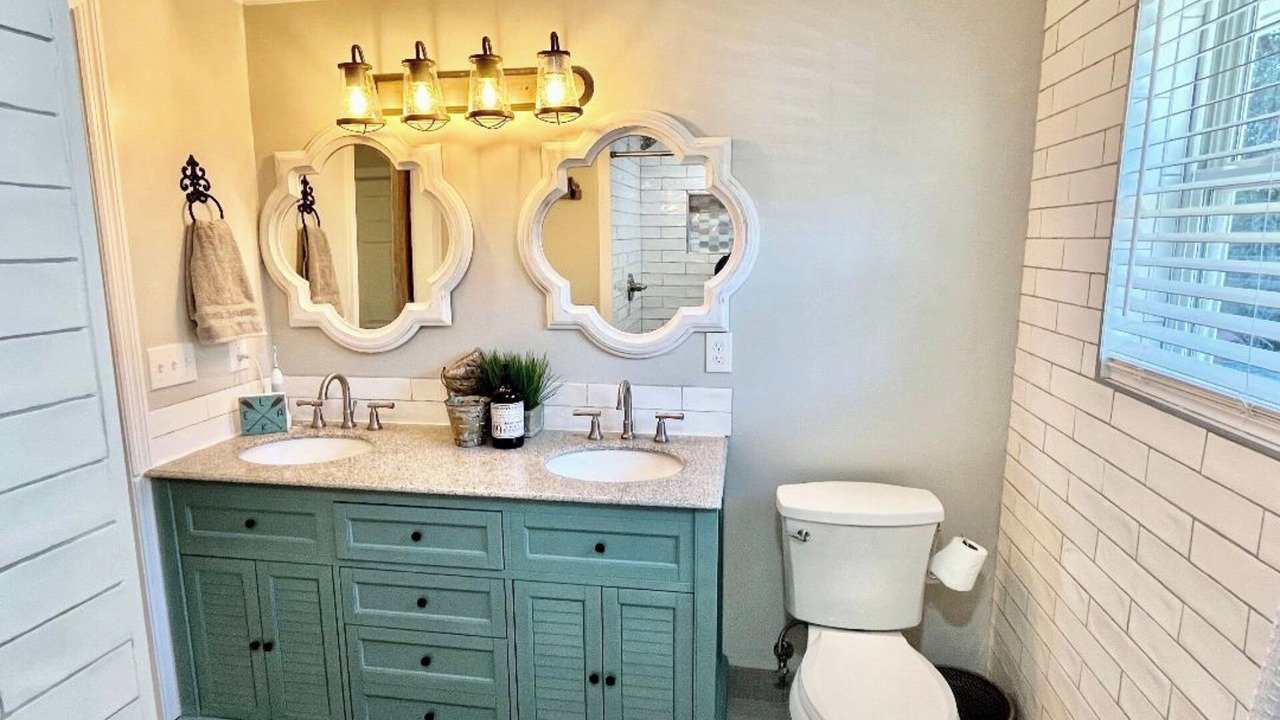 Photo of Bathroom in Lavonia
