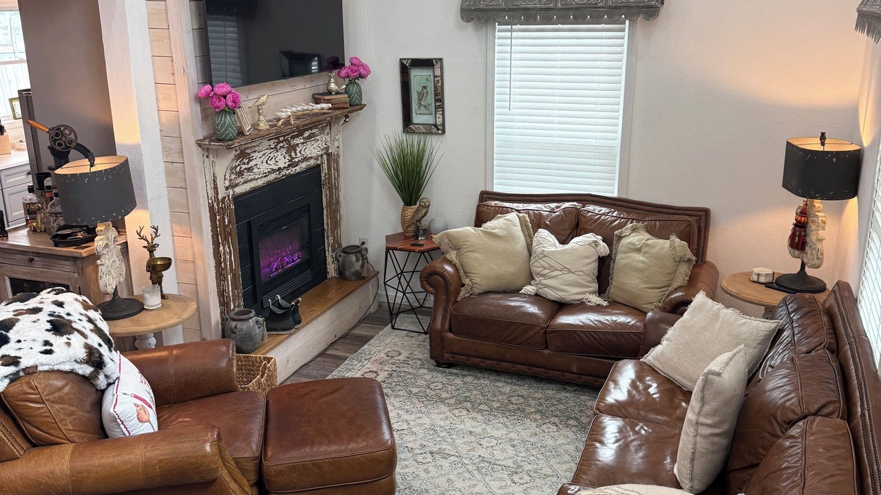 Photo of Livingroom in Roan Mountain