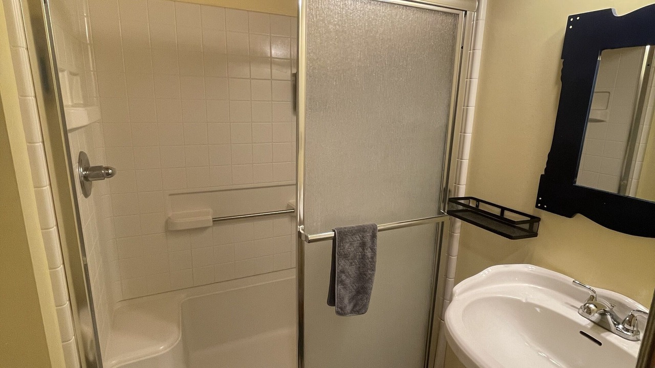 Photo of Bathroom in Gnaw Bone
